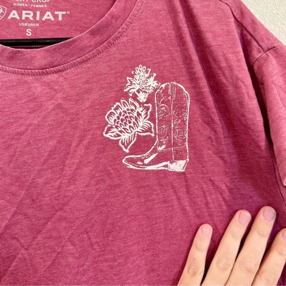 Ariat Rosy Pink Boxy Crop Tee Western Graphic Size S NWOT - Picture 2 of 7